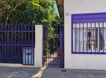 Casa · 144m² · 5 Ambientes · 1 Cochera · Casa en Venta con Local