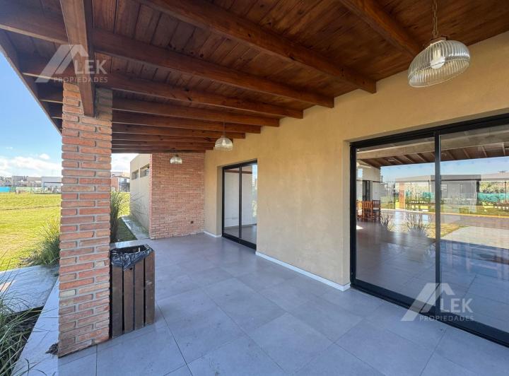 Casa · 156m² · 4 Ambientes