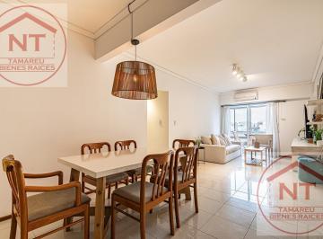 Departamento · 72m² · 4 Ambientes · Departamento de 4 Amb Al Frente con Balcón Corrido