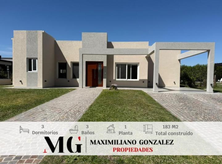 Casa · 172m² · 5 Ambientes · 4 Cocheras