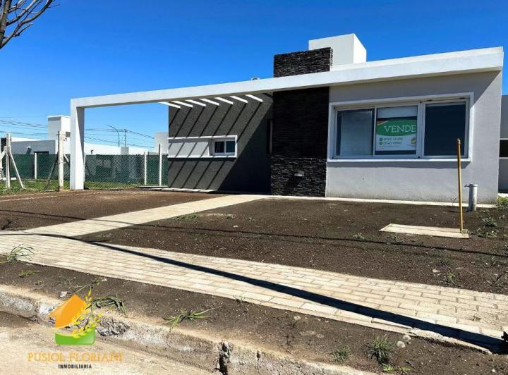 Casa · 80m² · 5 Ambientes · 1 Cochera