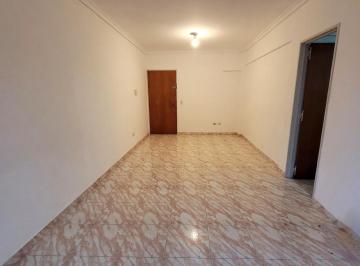 Departamento · 45m² · 2 Ambientes · Villa Ballester Centro: Depto 2 Amb Frente C/balcon, Living