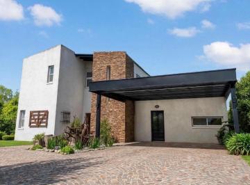 Casa · 148m² · 5 Ambientes · Casa en Venta en San Eduardo, Pilar del Este, Pilar
