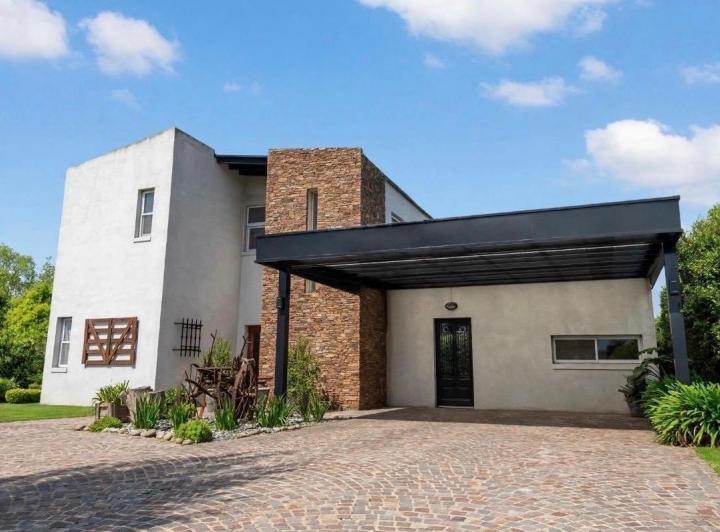 Casa · 148m² · 5 Ambientes