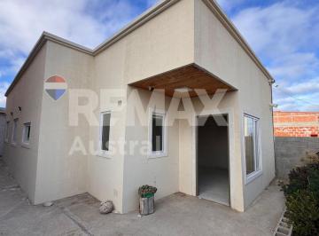 Casa · 100m² · 4 Ambientes · Alquiler Km5 3 Dorm. y Quincho