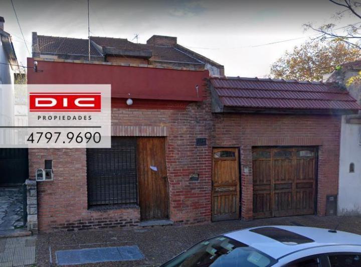 Casa · 228m² · 5 Ambientes · 2 Cocheras