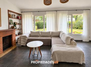 Foto1 · Casa de 4 Dorm. con Piscina Climatizada en Cantegril, Punta del Este