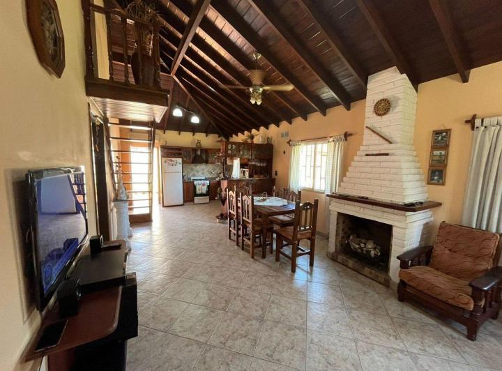 Casa · 80m² · 4 Ambientes · 1 Cochera