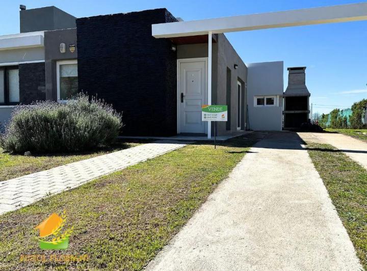 Casa · 80m² · 5 Ambientes · 1 Cochera