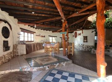 Casa · 80m² · 3 Ambientes · 1 Cochera · Venta Casa de Montaña de 2 Dorm con Campo 2 Hects
