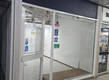 Local comercial · 22m² · Alquiler - Adrogue Centro - Local Comercial