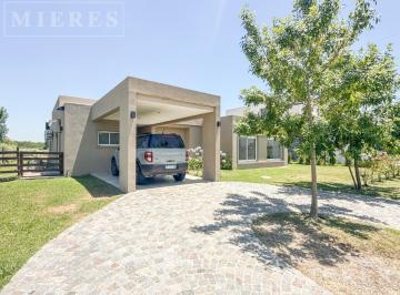 Casa · 160m² · 4 Ambientes · 1 Cochera · Casa en Alquiler Temporal a La Laguna en Área 9 San Sebastián, Loma Verde