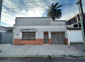 Terreno · 389m² · 6 Ambientes · 2 Cocheras · Venta - Casa a Refaccionar - Almirante o'Connor 100 - Ramos Mejia
