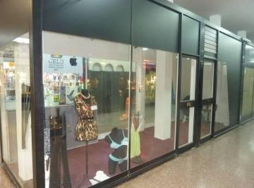 Local comercial · 12m² · Local 12 m² + Baulera 21 m² de Baulera Galeria Boulevard Av Rivadavia Al 6700