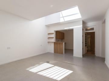 PH · 110m² · 4 Ambientes · Venta Casa Pasillo Tres Dorm. Reciclada Barrio Lourdes