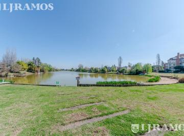 Departamento · 55m² · 2 Ambientes · 1 Cochera · Departamento de 2 Ambientes en Alquiler Santa Barbara con Vista a La Laguna