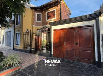 Casa · 183m² · 5 Ambientes · 1 Cochera · Casa en Venta - Resistencia French 1146