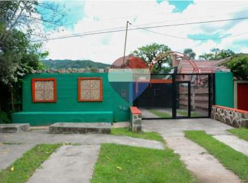 Casa · 100m² · 6 Ambientes · 1 Cochera · Venta Casa en Lozano S/ Av Eva Peron