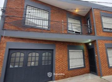 Casa · 158m² · 3 Ambientes · 1 Cochera · Venta | Permuta - Casa de 2 Dorm. con Cochera y Balcón - Barrio Alvear Rosario.