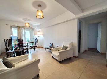 Departamento de 2 ambientes, Ituzaingó · Amplio 2 Ambientes Al Frente en Venta en Ituzaingó Norte