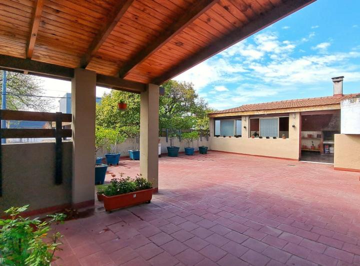 Casa · 159m² · 4 Ambientes · 1 Cochera