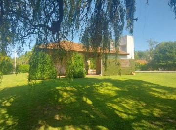 Local comercial de 3 ambientes, Cañuelas · Excelente Propiedad Sobre Lote Unico con Vista Amplia Al Golf. en Clu de Campo La Martona