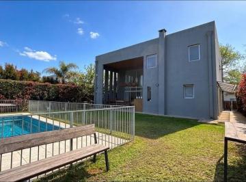 Casa · 220m² · 5 Ambientes · 2 Cocheras · Casa en Alquiler Temporario en Barrio La Comarca | Bancalari