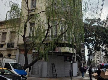 Hotel de 15 ambientes, Recoleta · Edificio de 2 Plantas con Entrepiso Ideal Hostel/residencia Estudiantil Larrea Esquina Paraguay