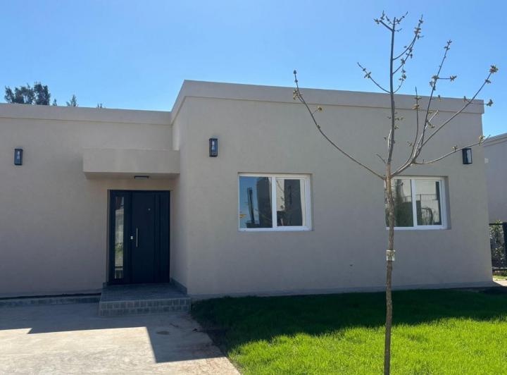 Casa · 120m² · 6 Ambientes · 2 Cocheras
