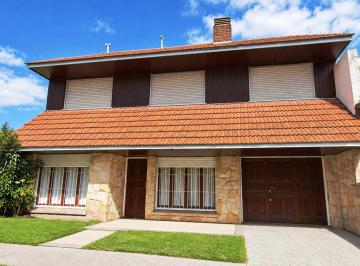 Casa de 5 ambientes, Mar del Plata · Chalet 5 Amb + Lote de Terreno a m de Av Edison