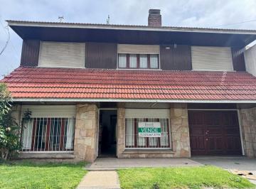 Casa de 5 ambientes, Mar del Plata · Chalet 5 Amb + Lote de Terreno a m de Av Edison