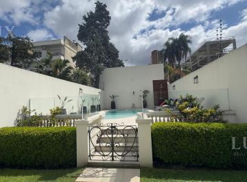 Casa · 174m² · 6 Ambientes · 2 Cocheras · Casa Exclusiva en Villa Devoto 6 Ambientes Pileta Parque Parrilla