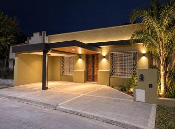 Casa de 5 ambientes, La Calera · Casa en La Calera Centro Totalmente Reciclada 3 Dor Amplio Patio