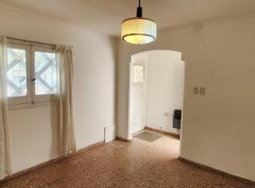 Casa de 5 ambientes, Rosario · Casa Al Frente Excelente Estado en Pb