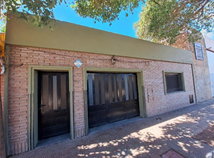 Casa · 100m² · 7 Ambientes · 1 Cochera