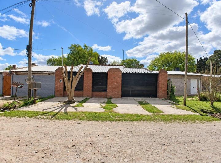 Casa · 200m² · 5 Ambientes · 1 Cochera