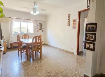 Departamento · 62m² · 3 Ambientes · Venta Departamento Tres Ambientes Parque Chacabuco - Carabobo 500