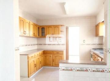 Casa · 180m² · 7 Ambientes · 1 Cochera · Alquiler