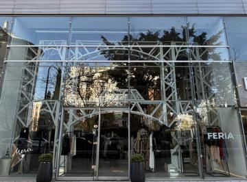 Local comercial · 115m² · 1 Ambiente · Local en Complejo Concepcion Live - 115 m², 8 m de Frente y Doble Altura