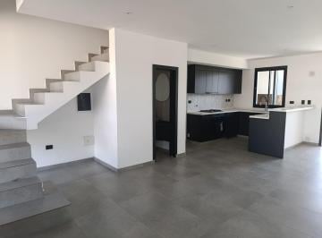 Casa · 157m² · 3 Dormitorios · Duplex de Categoria en Colinas de Manantiales