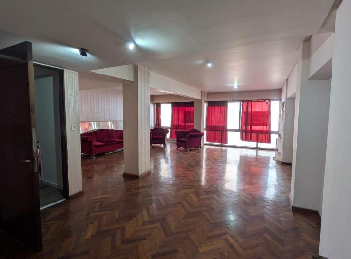 Departamento · 210m² · 6 Ambientes