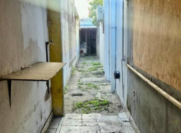 Casa · 69m² · 3 Ambientes · Venta Interno a Refaccionar Zona Villadora