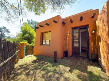 Casa · 150m² · 5 Ambientes · 1 Cochera · Casa 5 Ambientes Zona Uncas