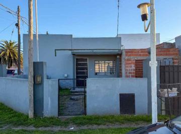 Casa · 70m² · 4 Ambientes · 1 Cochera · Casa Mas Departamento Zona Hipodrómo
