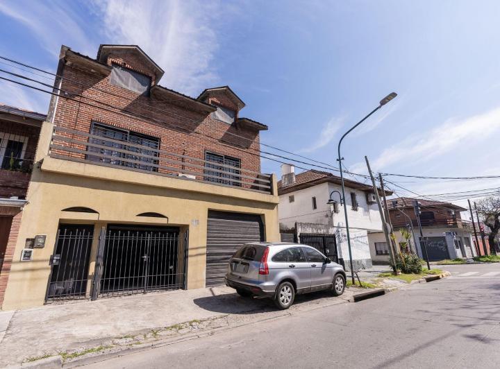 Casa · 309m² · 5 Ambientes · 10 Cocheras