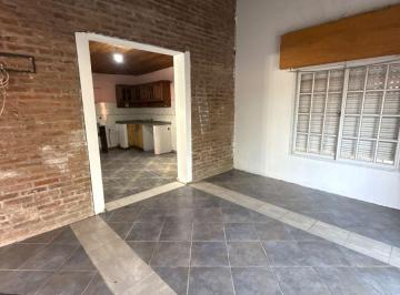 Casa de 6 ambientes, Ibarlucea · Gran Casa de 4 Dorm. en Dos Plantas con Cochera y Patio – Excelente Ubicación en Ibarlucea