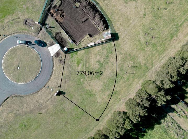 Terreno · 779m²