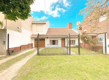 Casa · 156m² · 4 Ambientes · 2 Cocheras · Venta Casa 4 Ambientes + Departamento Los Pinares