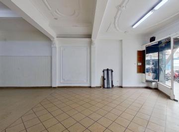 Local comercial · 215m² · Venta Excelente Local, Sótano y Vivienda