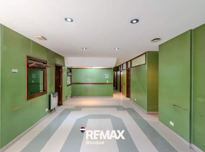 Local comercial · 720m²